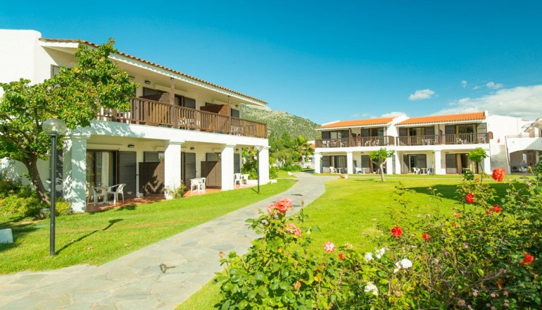 4* Golden Coast Hotel