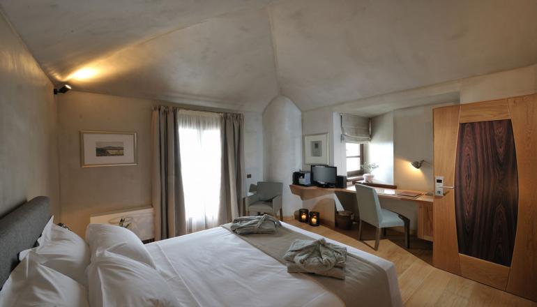 4* Valeni Boutique Hotel