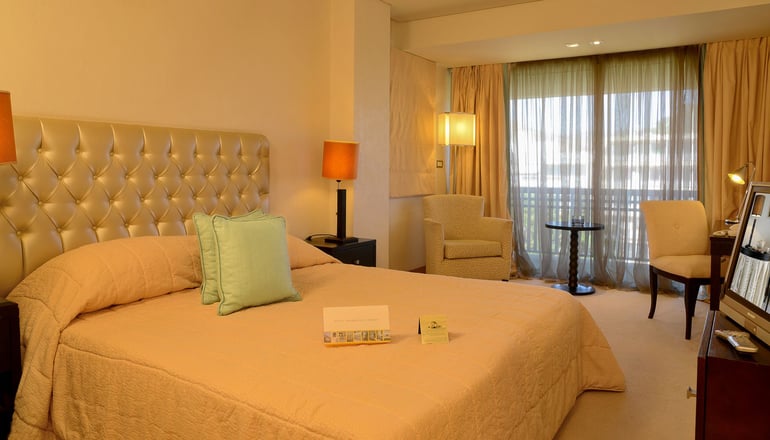 5* Plaza Resort Hotel - Ανάβυσσος