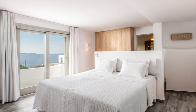 4* Bespoke Mykonos