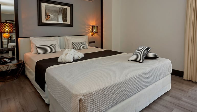 4* Athenian Riviera Hotel & Suites