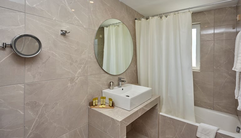 4* Athenian Riviera Hotel & Suites