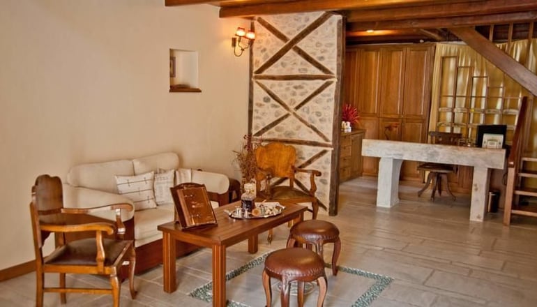4* Αρχοντικό Χατζηπαναγιώτη