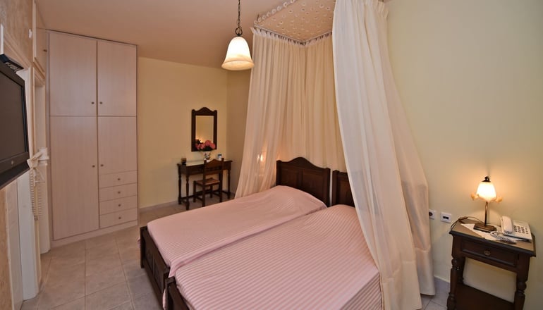 Matas Apartments Tinos