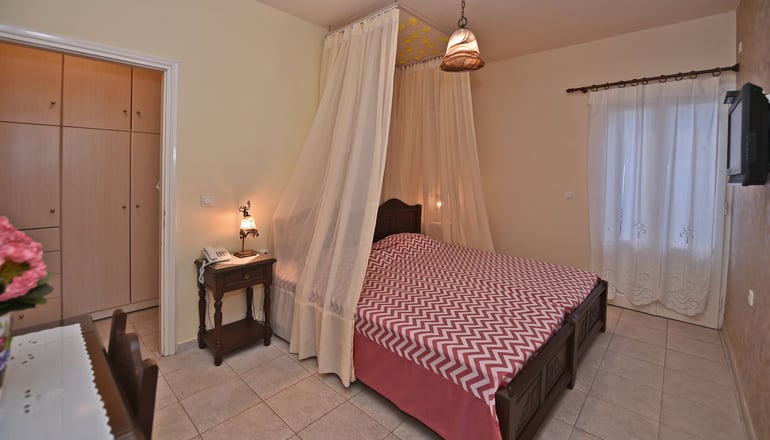 Matas Apartments Tinos