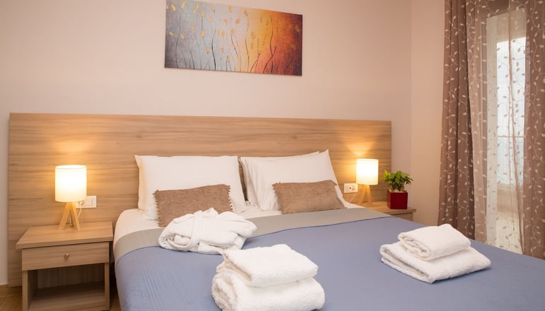 Aphrodite Studios & Apartments