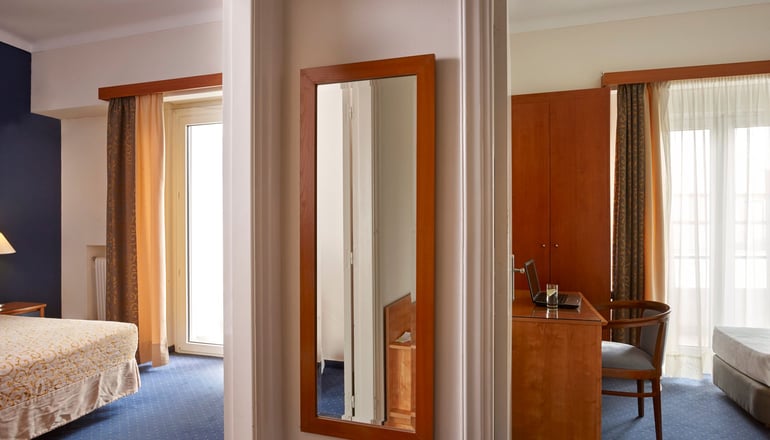 4* Lucy Hotel - Χαλκίδα