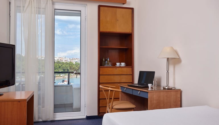 4* Lucy Hotel - Χαλκίδα