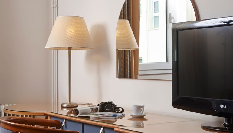 4* Lucy Hotel - Χαλκίδα