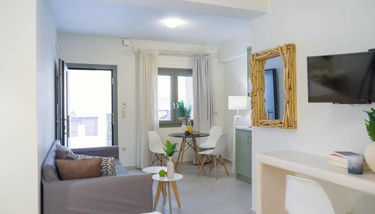 Sweet Home Naxos