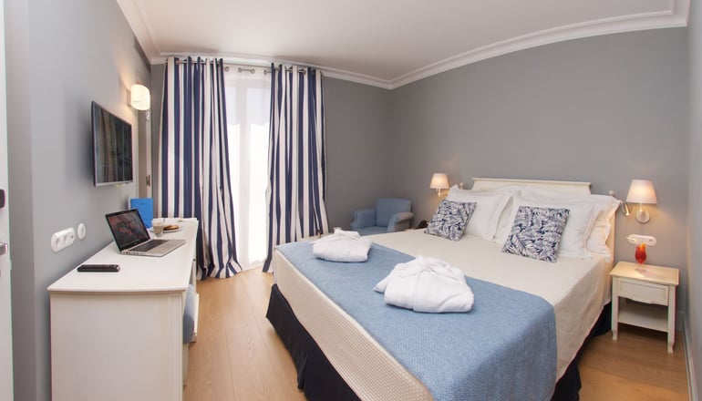 4* Aenos Hotel..