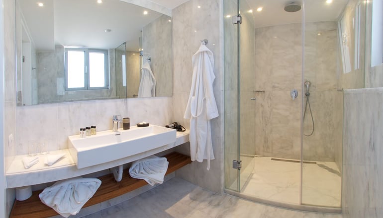4* Aenos Hotel..