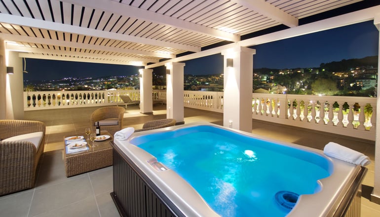 4* Aenos Hotel..