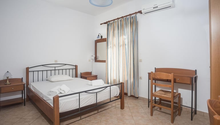 Depis Studios Plaka Naxos