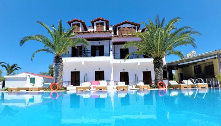 Captain's Studios & Apartments - Κάβος, Κέρκυρα