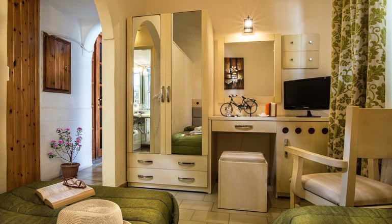 Semiramis Guesthouse - Αδάμαντας, Μήλος