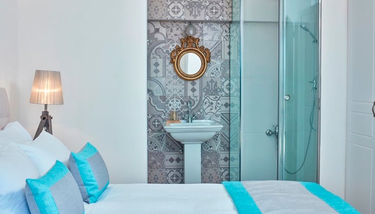 4* La Maltese Oia Luxury Suites
