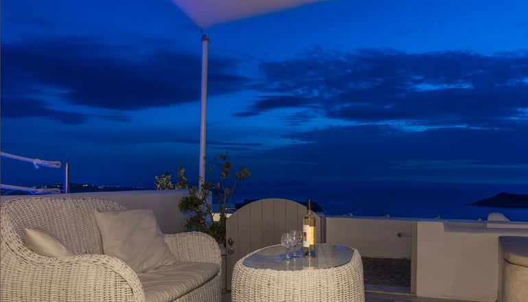 4* Iliovasilema Suites - Ημεροβίγλι, Σαντορίνη