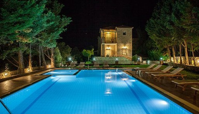 Lithos Stoupa Villas