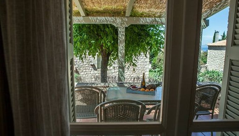 Lithos Stoupa Villas