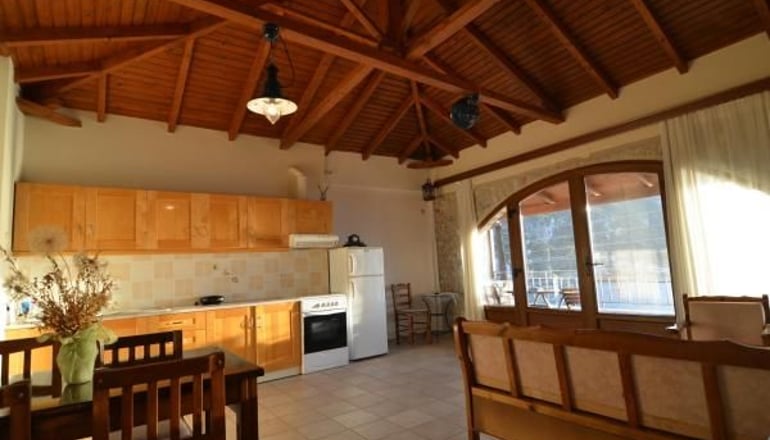 Sofia Limeni Apartments