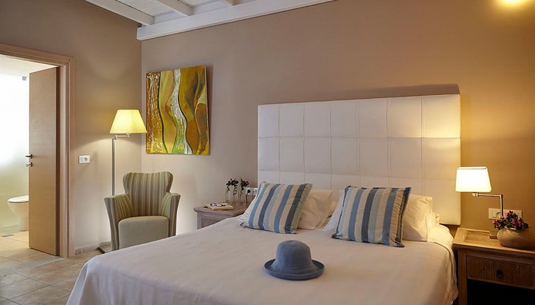 Orizontes Hotel & Villas Santorini