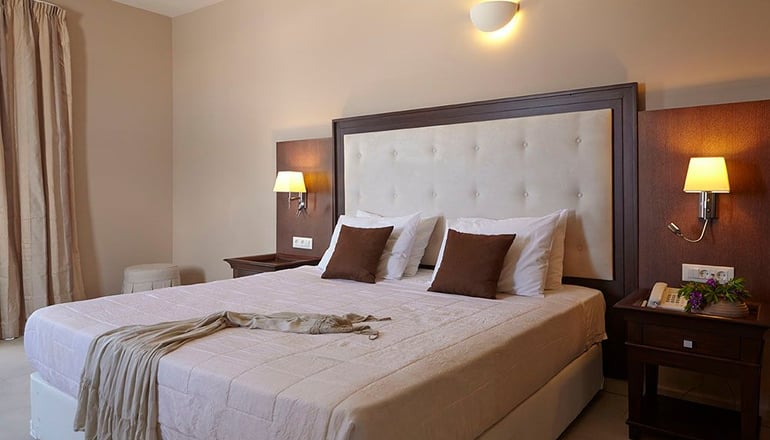 Orizontes Hotel & Villas Santorini