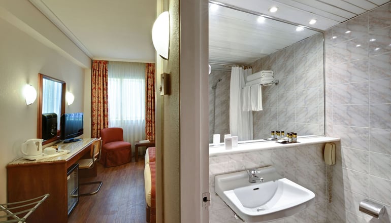 4* Titania Hotel - Αθήνα
