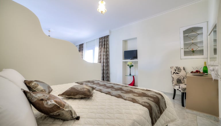 Villa Olympia Santorini