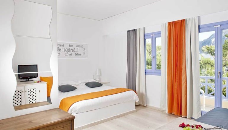 Acqua Vatos Santorini - Καμάρι, Σαντορίνη