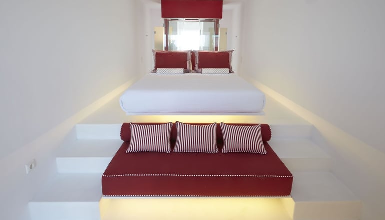 4* Adore