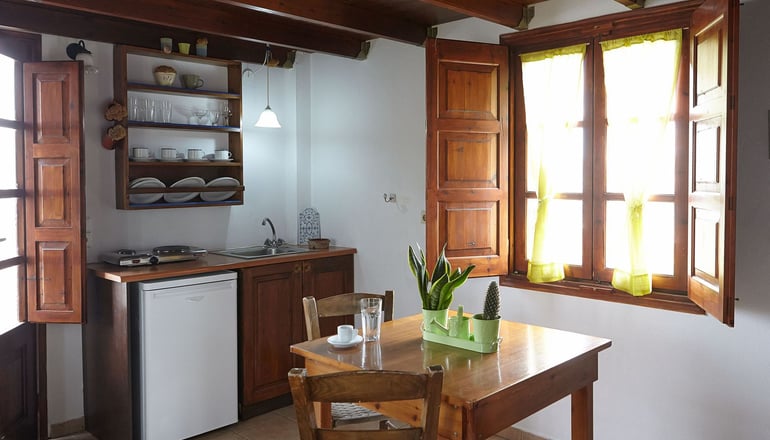 Anna Traditional Apartments - Καμάρι, Σαντορίνη