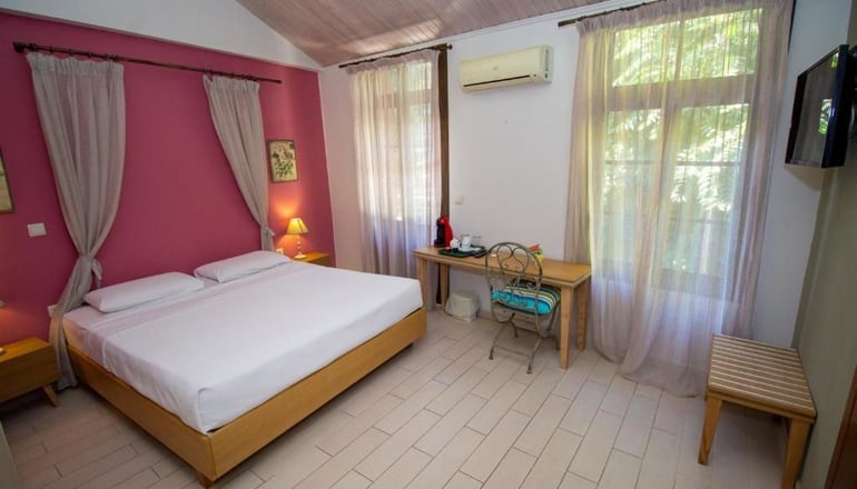 Elia Portou Rooms