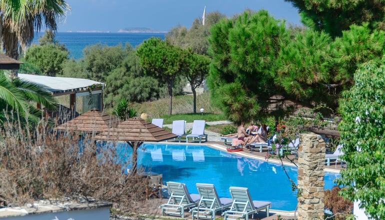 Alkyoni Beach Hotel