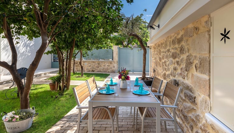 Villa Razi 1935 - Λουτράκι