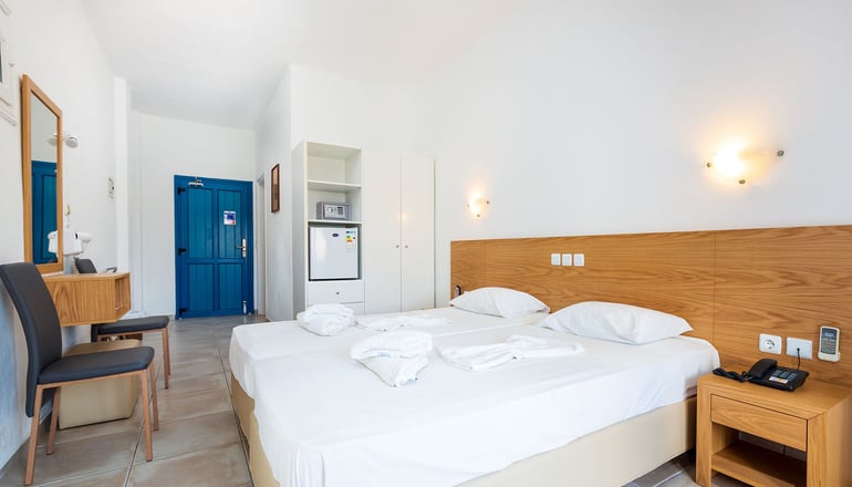 Marcos Beach Hotel - Μυλοπότας, Ίος