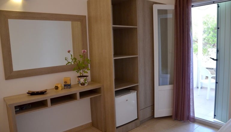 Galaxy Hotel - Μυλοπότας, Ίος