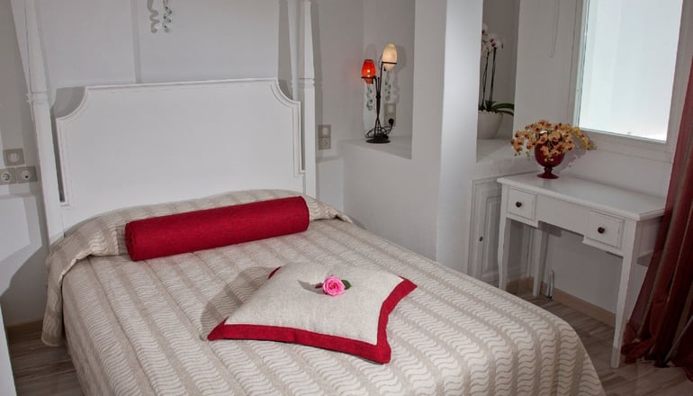 Delfini Hotel Santorini