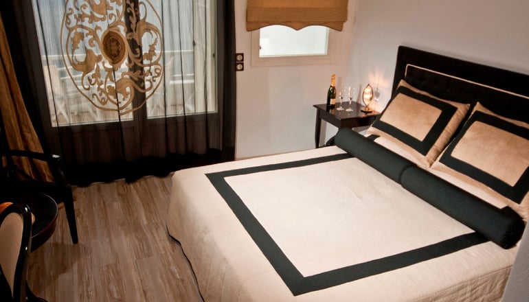 Delfini Hotel Santorini