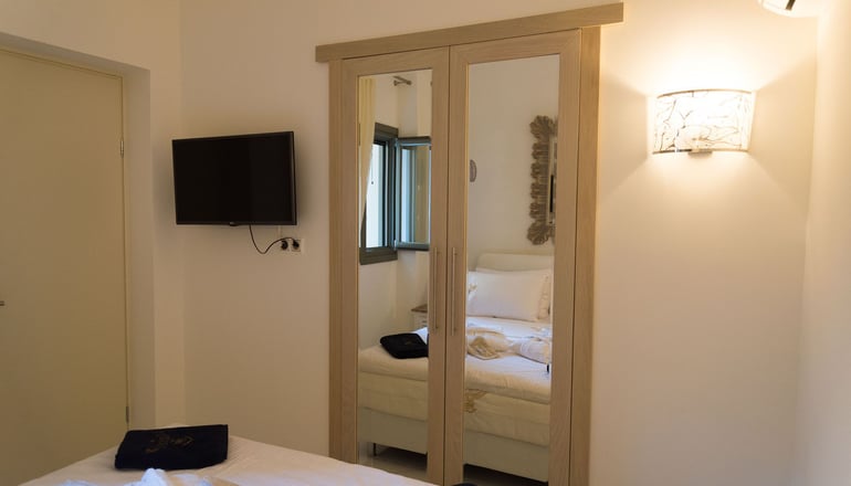 4* Faces Art Suites Rhodes