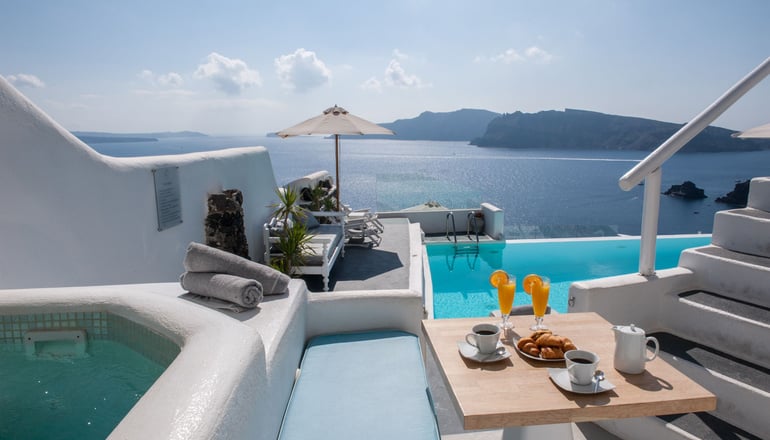 La Perla Villas & Suites