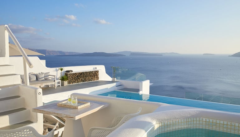 La Perla Villas & Suites