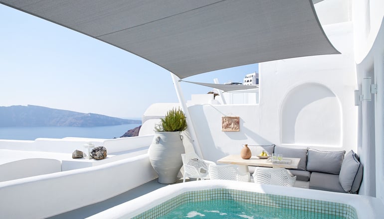 La Perla Villas & Suites