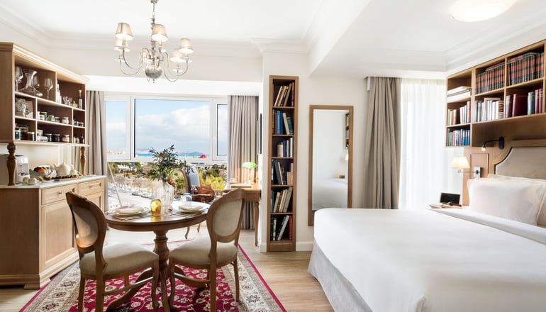 5* Legacy Gastro Suites