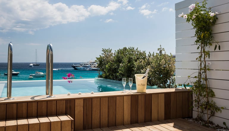 5* Mykonos Dove Beachfront Hotel