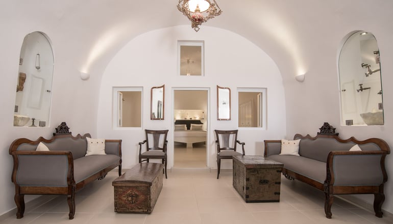 Dimitrios Cave House