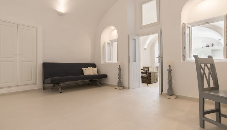 Dimitrios Cave House