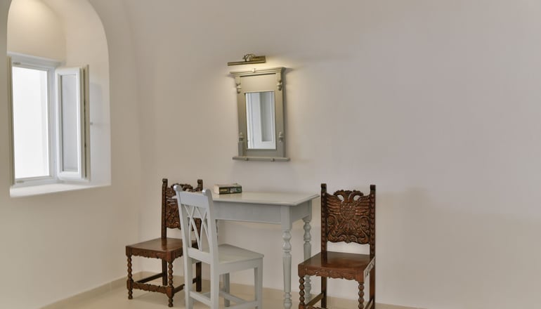 Dimitrios Cave House