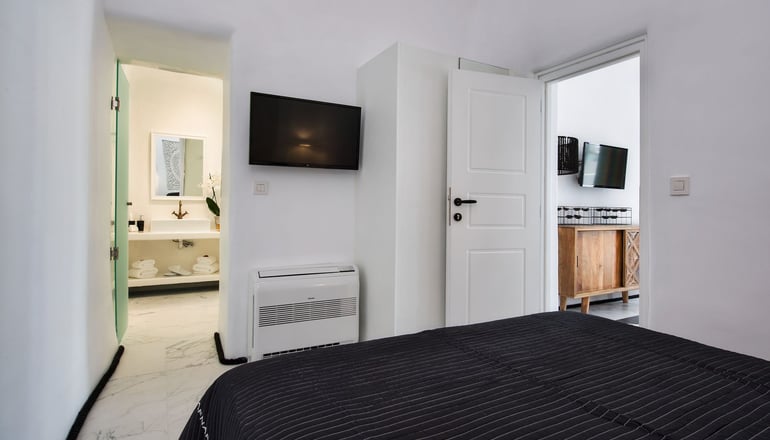 Mirinda Villa Santorini