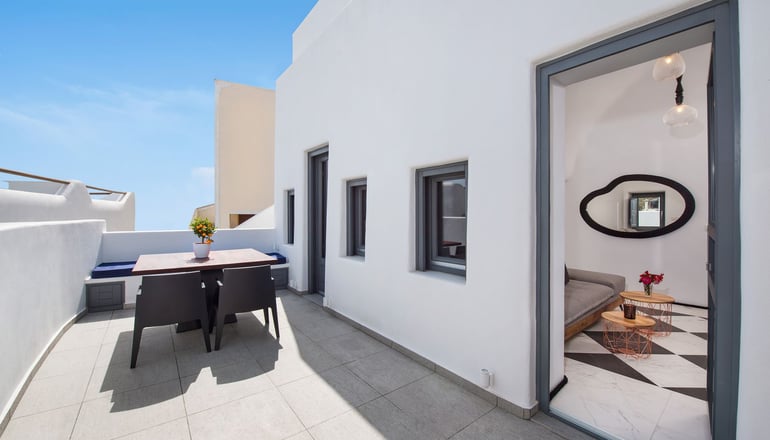 Mirinda Villa Santorini